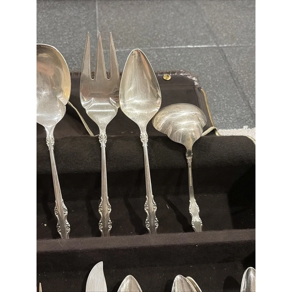 International Deep Silver Inlaid 53 Piece Set Empress Silverplate With Case
